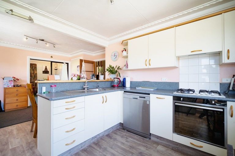 Photo of property in 9 Glen Road, Mornington, Dunedin, 9011