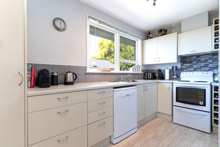 Photo of property in 6 Meldrum Place, Bishopdale, Christchurch, 8051