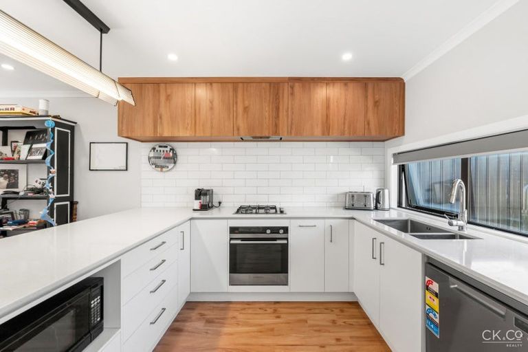 Photo of property in 9 Desert Gold Lane, Wallaceville, Upper Hutt, 5018