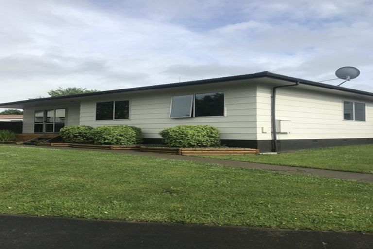 Photo of property in 87 Benmore Avenue, Cloverlea, Palmerston North, 4412