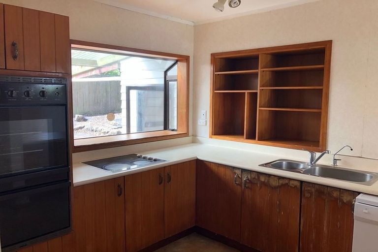 Photo of property in 2/13 Billabong Place, Botany Downs, Auckland, 2010