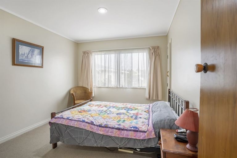 Photo of property in 2/3 Winifred Avenue, Bayview, Auckland, 0629