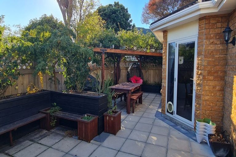 Photo of property in 6 Norton Park Avenue, Fairfield, Lower Hutt, 5011