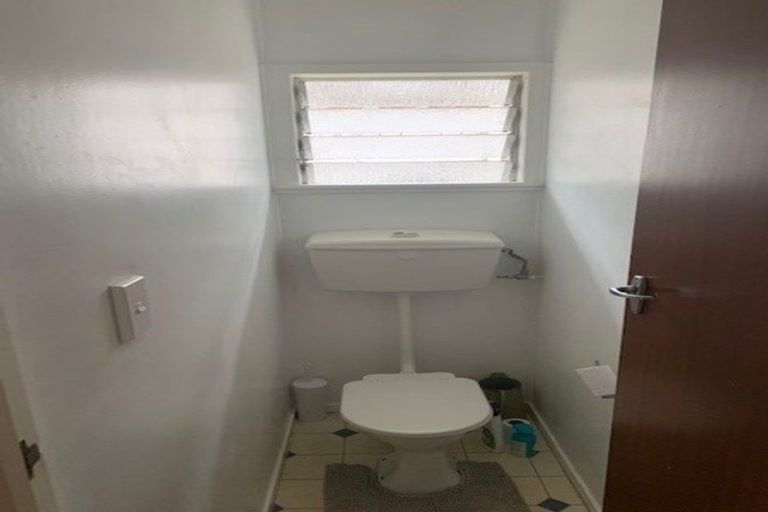 Photo of property in 2/447 Beach Road, Mairangi Bay, Auckland, 0630