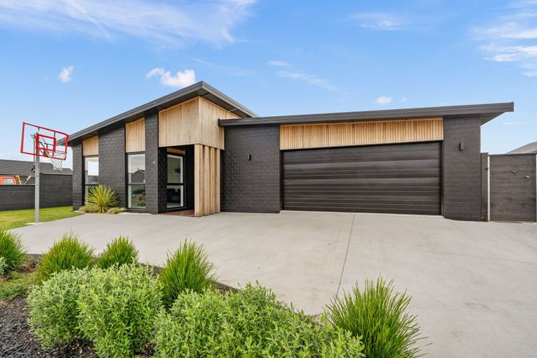 Photo of property in 23 William Gilbert Drive, Mangawhai, 0505