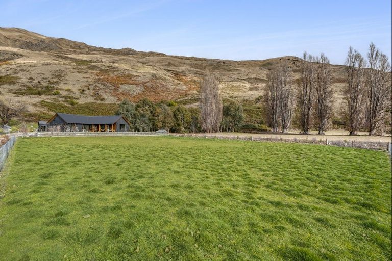 Photo of property in 7 Saint Just Place, Wanaka, 9305