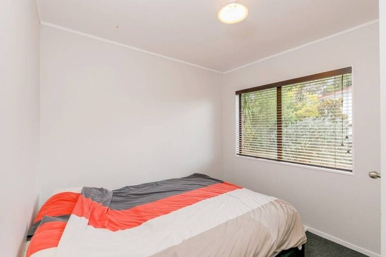 Photo of property in 14 Arde Place, Massey, Auckland, 0614