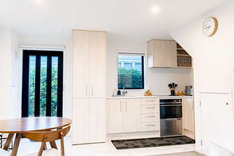 Photo of property in 3/97 Whites Line East, Waiwhetu, Lower Hutt, 5010