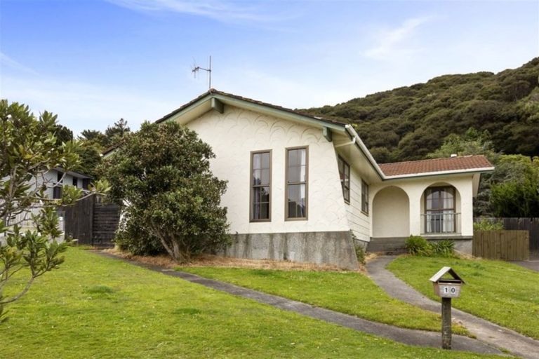 Photo of property in 10 Longitude Place, Whitby, Porirua, 5024