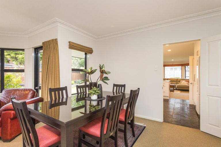 Photo of property in 15 Phoenix Avenue, Hokowhitu, Palmerston North, 4410