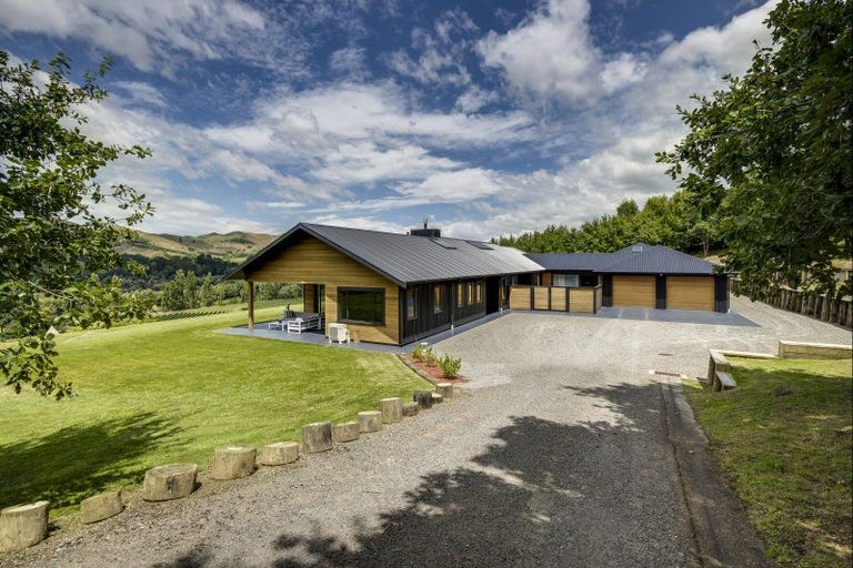 Photo of property in 103 Matangi Road, Kahuranaki, Havelock North, 4294