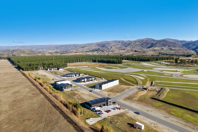 Photo of property in 18 Quinns Way, Cromwell, 9384