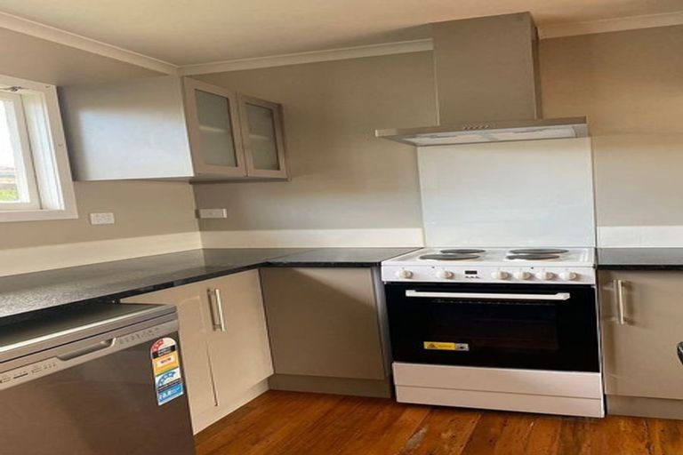 Photo of property in 49a Bruce Mclaren Road, Henderson, Auckland, 0612