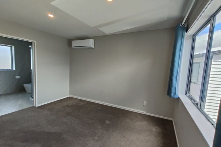 Photo of property in 68a Craigs Way, Hobsonville, Auckland, 0616