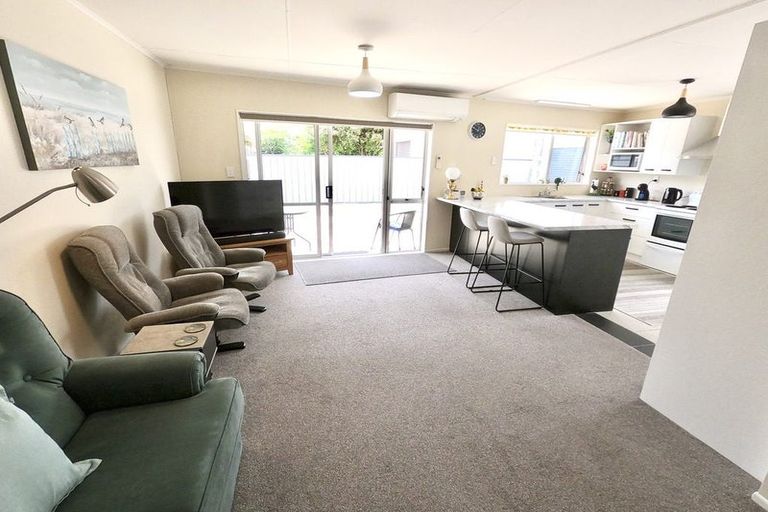 Photo of property in 4/4 Princes Street, Levin, 5510