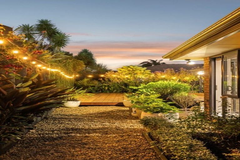 Photo of property in 82 Reynolds Road, Pukekohe, 2120