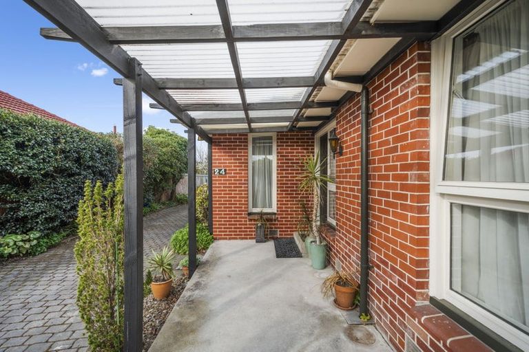 Photo of property in 24 Hounslow Street, Ilam, Christchurch, 8041