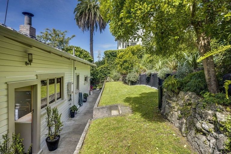 Photo of property in 8 Brewster Street, Bluff Hill, Napier, 4110