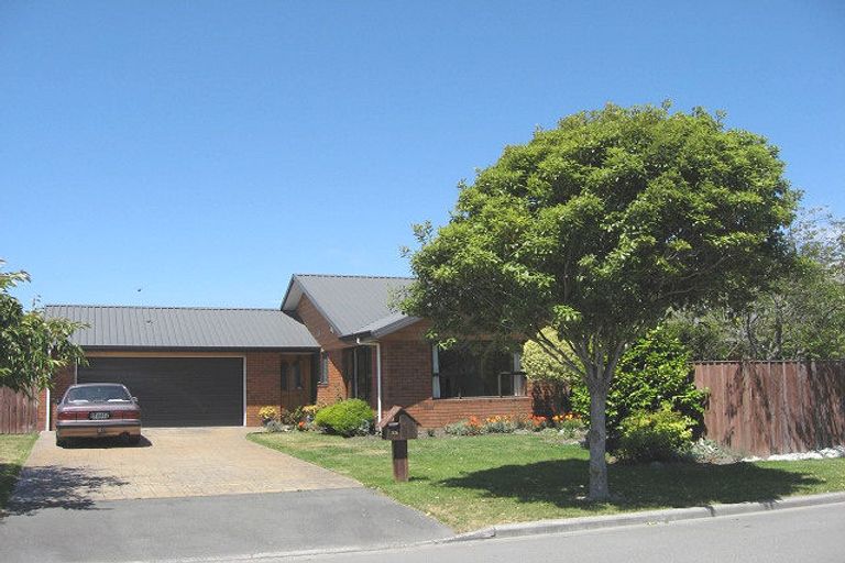 Photo of property in 25 Beauford Place, Parklands, Christchurch, 8083