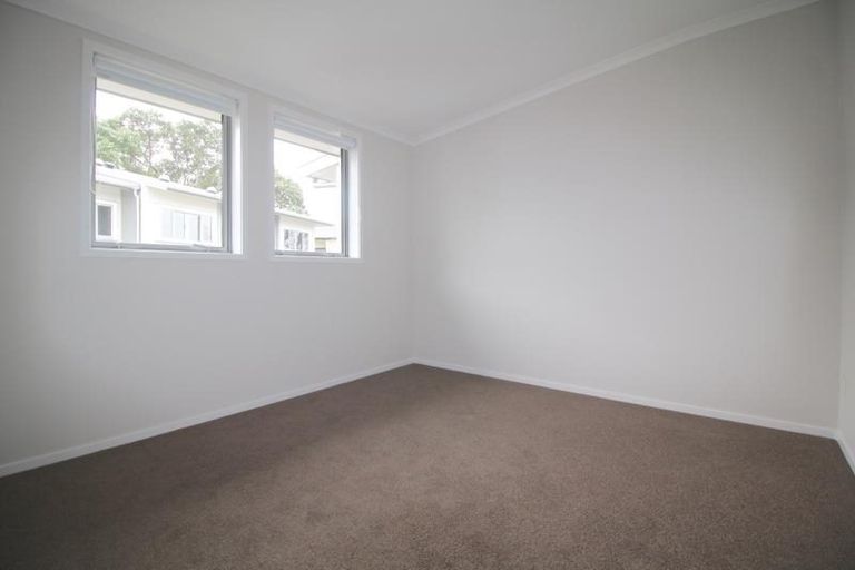 Photo of property in 15/13 Kaihu Street, Northcote, Auckland, 0627