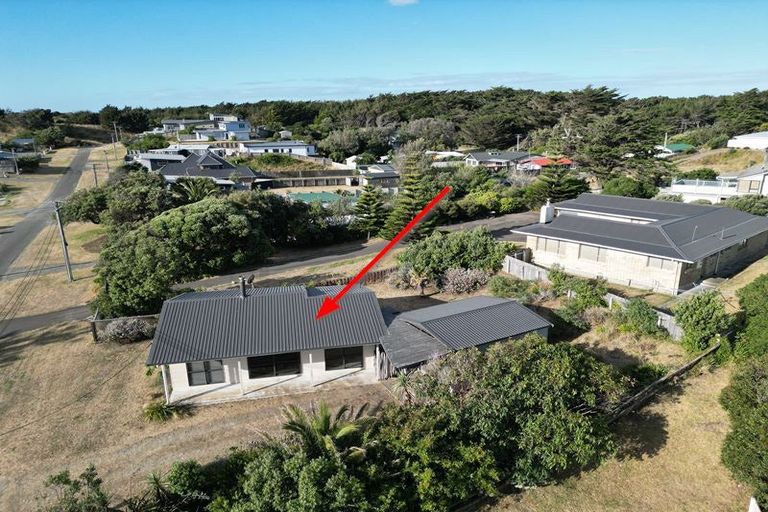 Photo of property in 3 Brown Terrace, Foxton Beach, Foxton, 4815