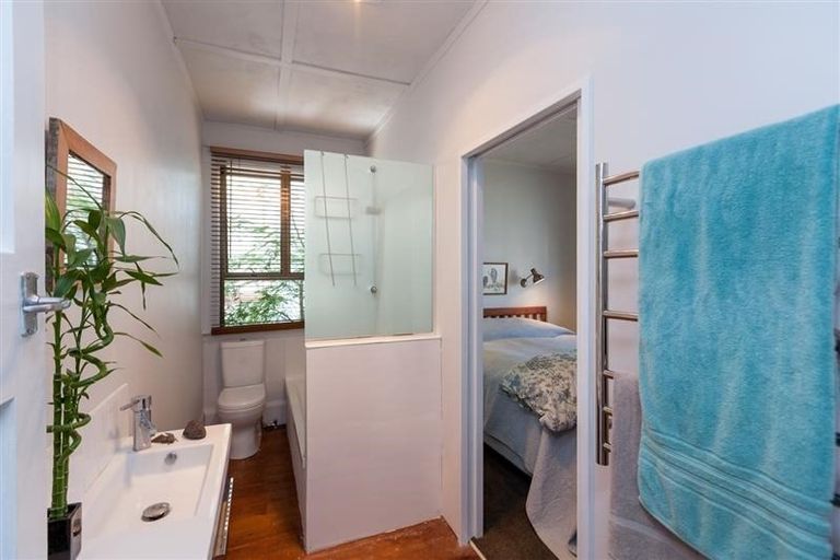 Photo of property in 21 Gilbert Street, New Plymouth, 4310