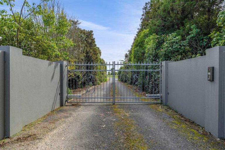 Photo of property in 550 Mountain Road, Lepperton, New Plymouth, 4373