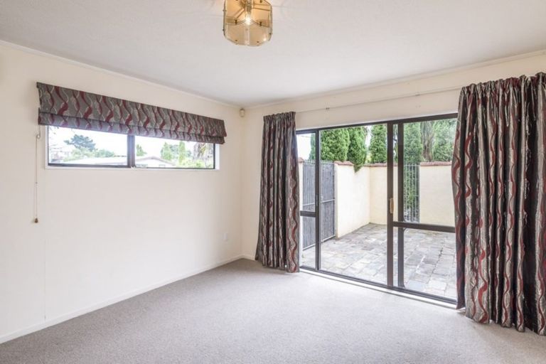 Photo of property in 32 Matai Road, Raumati South, Paraparaumu, 5032