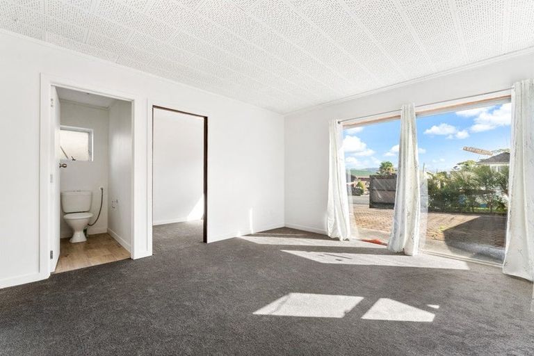 Photo of property in 1/22 Captain Scott Road, Glen Eden, Auckland, 0602