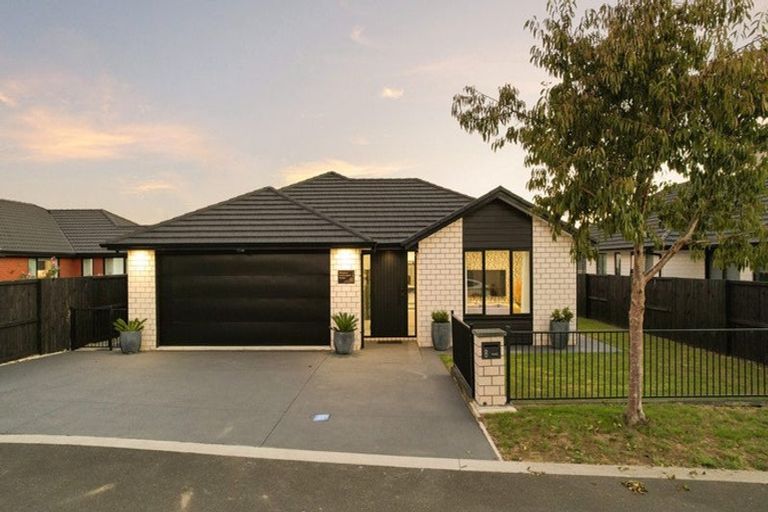 Photo of property in 8 Kukari Close, Flagstaff, Hamilton, 3210