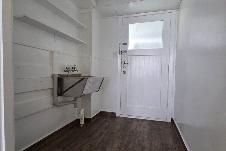 Photo of property in 8a-8b Devon Place, Cannons Creek, Porirua, 5024