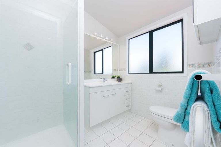 Photo of property in 3 Crannog Fen, Wattle Downs, Auckland, 2103