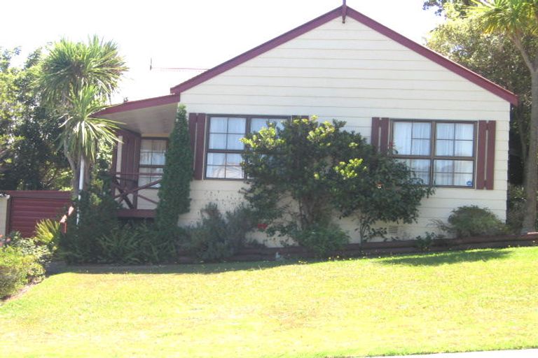 Photo of property in 51 Pemberton Avenue, Bayview, Auckland, 0629