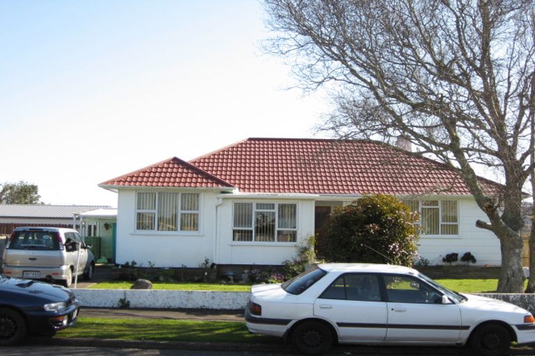 Photo of property in 62 Lismore Street, Merrilands, New Plymouth, 4312