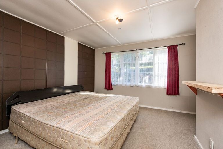 Photo of property in 95 Moorefield Road, Johnsonville, Wellington, 6037