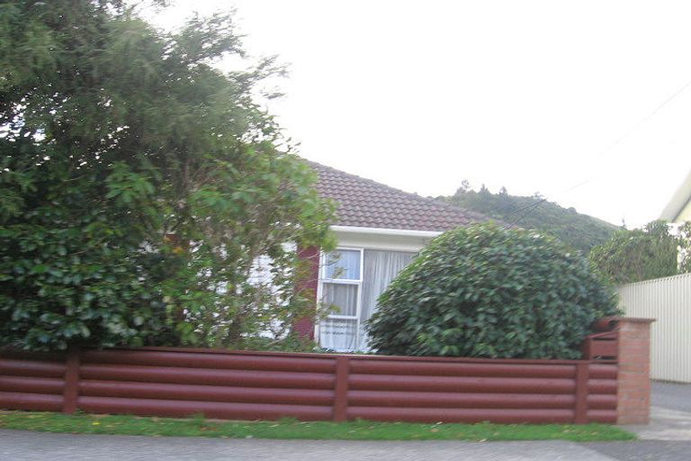 Photo of property in 31 Poole Crescent, Wainuiomata, Lower Hutt, 5014