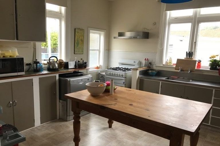 Photo of property in 36 Stone Street, Miramar, Wellington, 6022