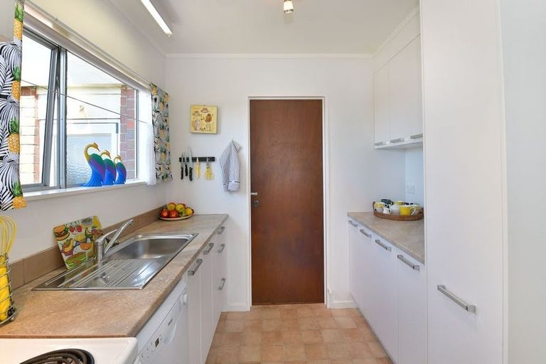 Photo of property in 1/15 Stanmore Bay Road, Stanmore Bay, Whangaparaoa, 0932