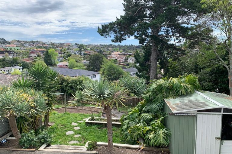 Photo of property in 8 Squirrel Lane, Browns Bay, Auckland, 0630