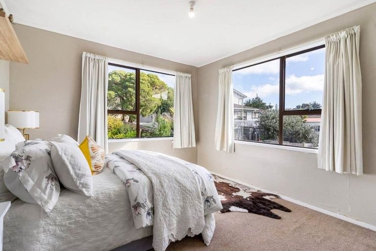Photo of property in 9 Glucina Place, Glen Eden, Auckland, 0602