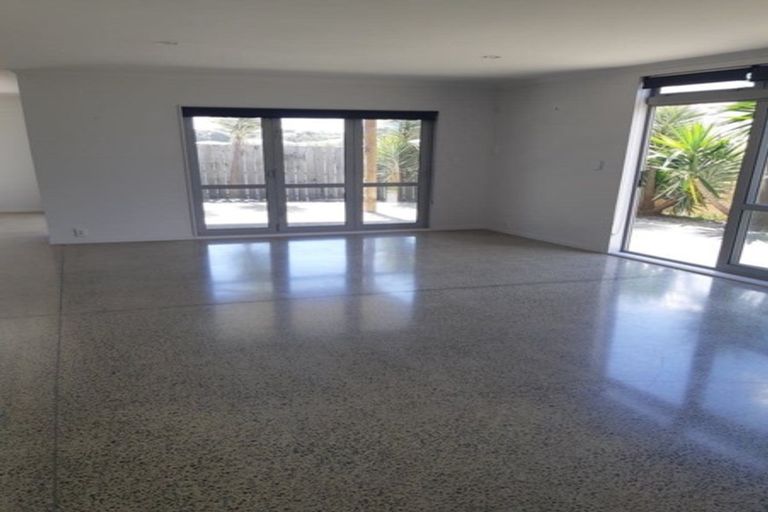 Photo of property in 25 Ocean View Rise, Ruakaka, 0116