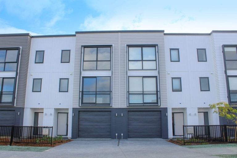 Photo of property in 24 Matairangi Avenue, Totara Heights, Auckland, 2105