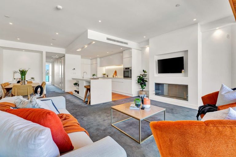 Photo of property in Clyde Quay Wharf, 1/7b Clyde Quay Wharf, Te Aro, Wellington, 6011