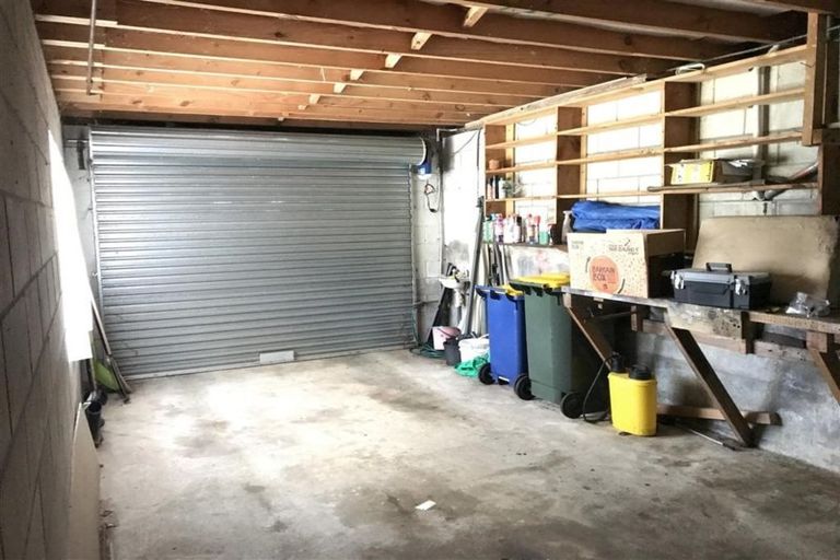 Photo of property in 61 Sheridan Drive, New Lynn, Auckland, 0600