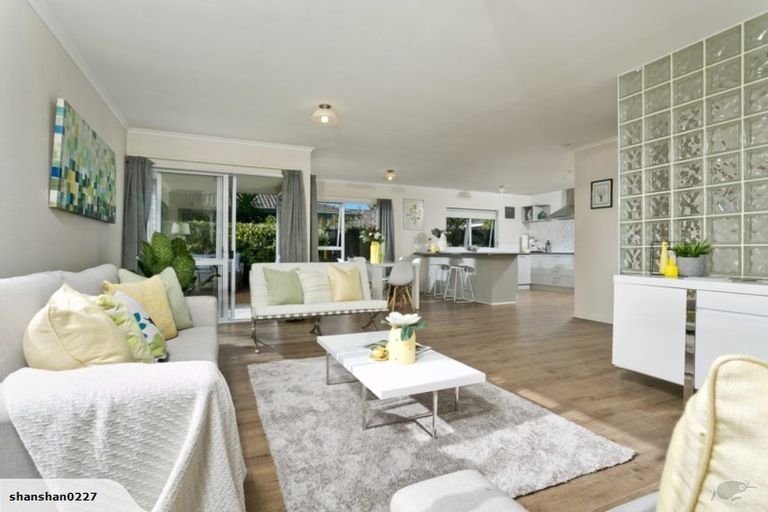 Photo of property in 21 Princeton Parade, Albany, Auckland, 0632