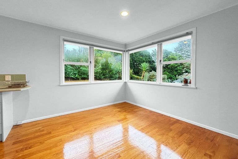 Photo of property in 7 Melba Street, Beach Haven, Auckland, 0626