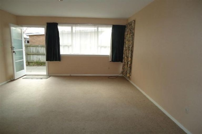 Photo of property in 2/6 Division Street, Riccarton, Christchurch, 8041