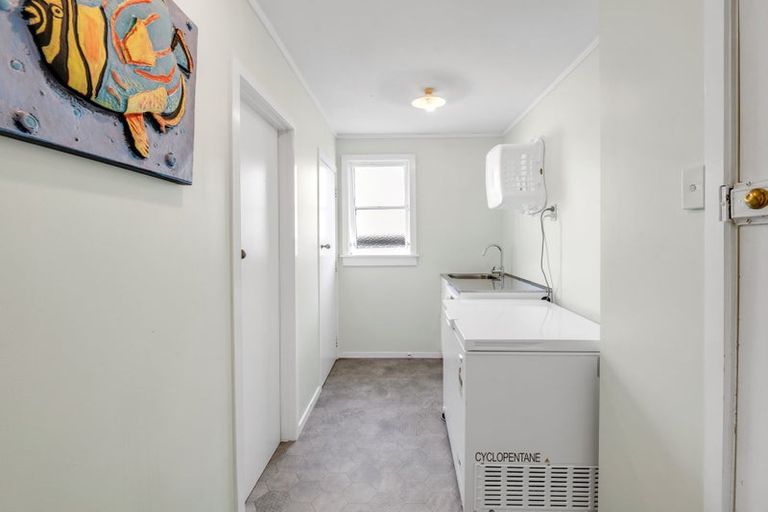 Photo of property in 6 Fairs Road, Milson, Palmerston North, 4414