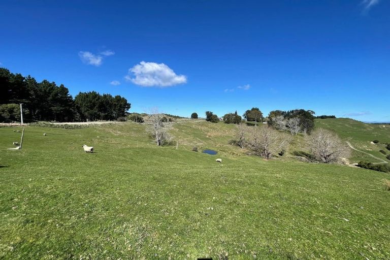 Photo of property in 1845 Kanakanaia Road, Whatatutu, Te Karaka, 4091