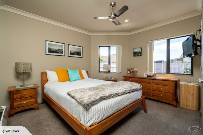 Photo of property in 22 Key West Drive, One Tree Point, 0118